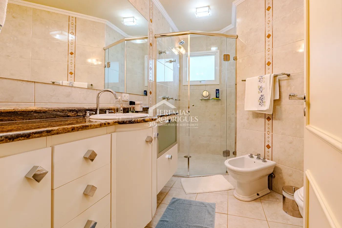 Casa à venda no Parque Pedra do Baú em Campos do Jordão/SP.