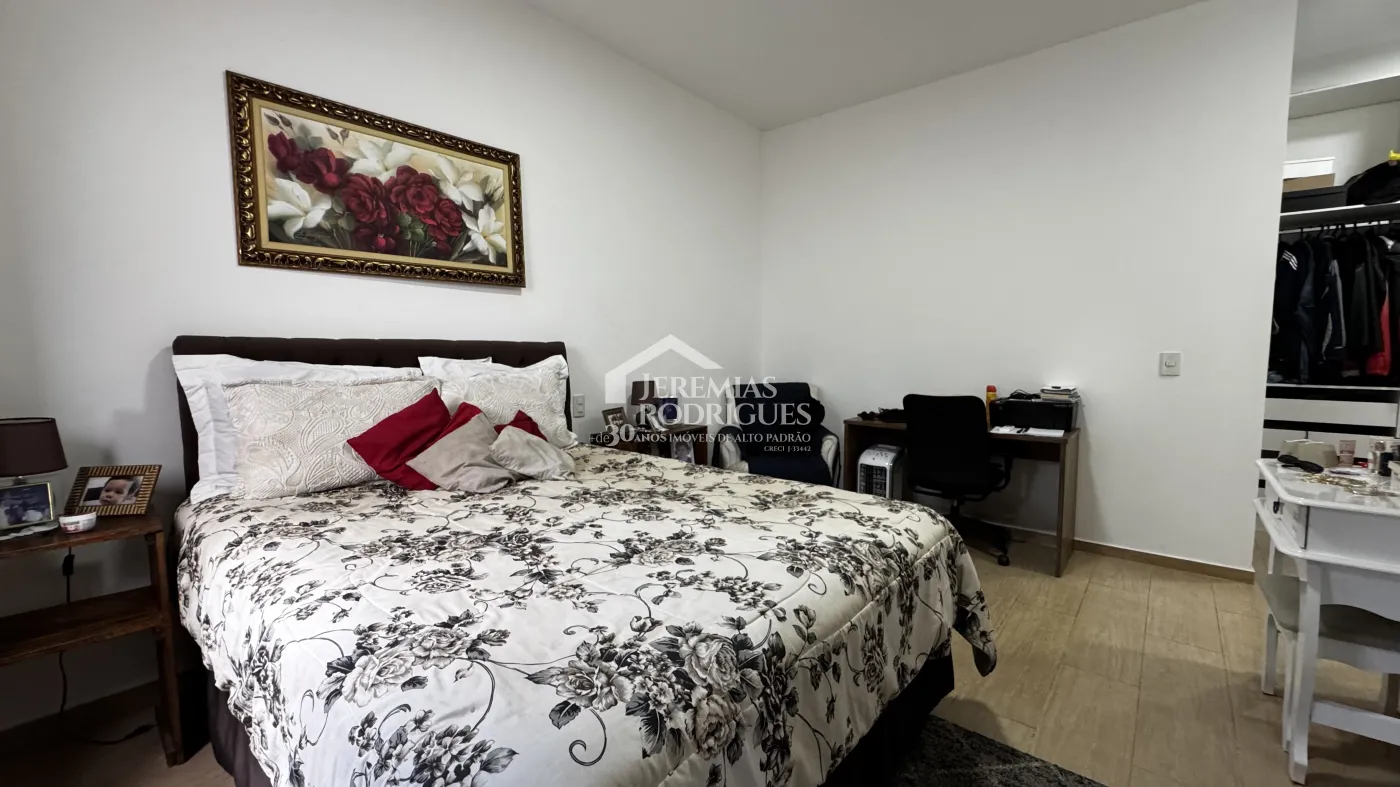 Casa à venda com 3 suítes no Condomínio Reserva dos Lagos em Pindamonhangaba/SP.