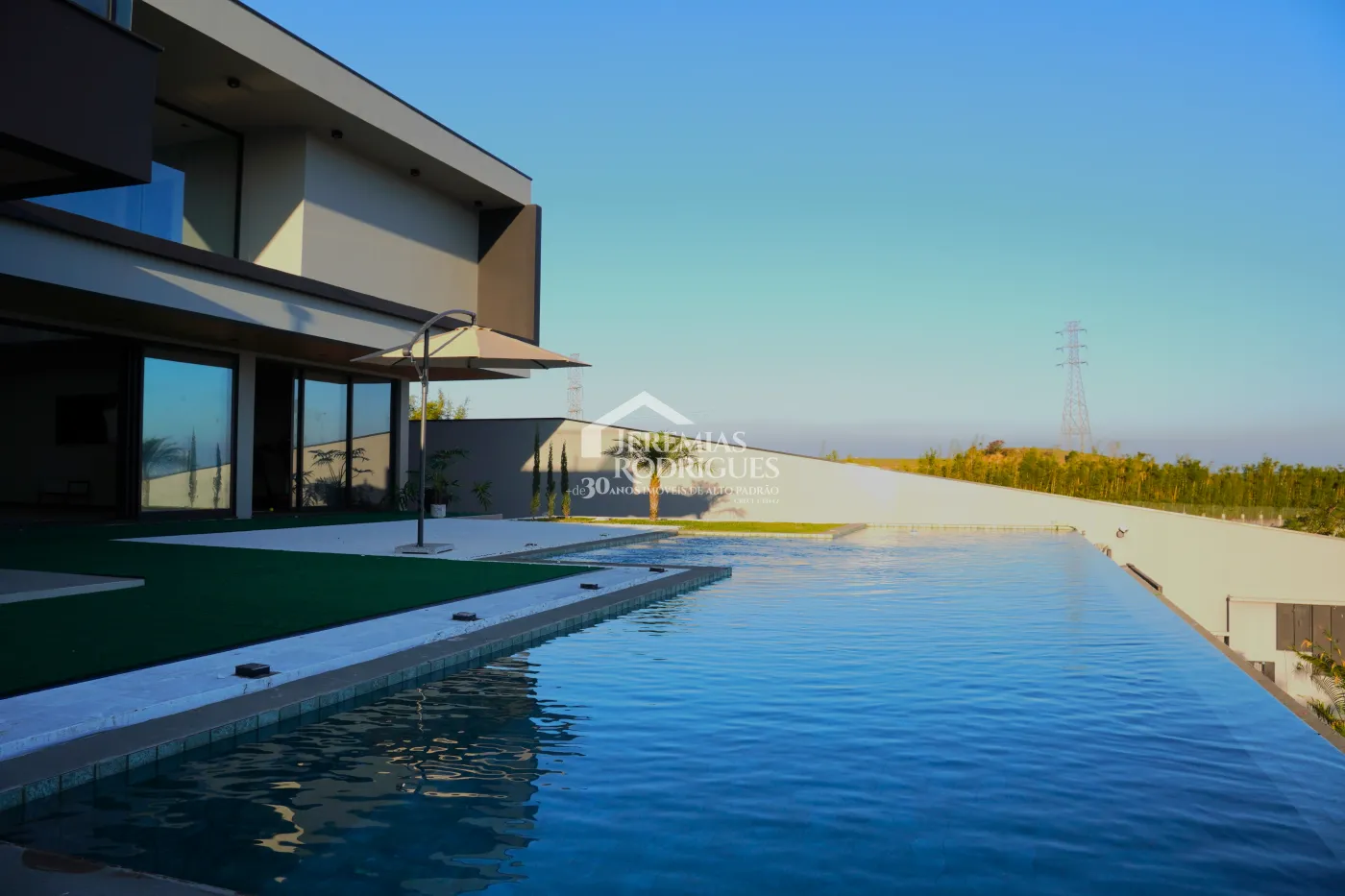 Casa com 4 dormitórios, 550 m² - Condomínio Village da Serra - Tremembé/SP