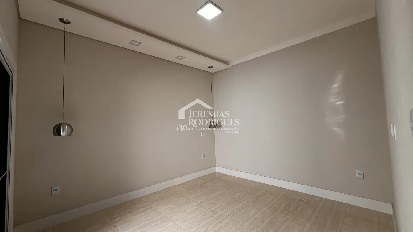 Casa à venda com 3 dormitórios no Condomínio Campos do Conde II em Tremembé/SP.