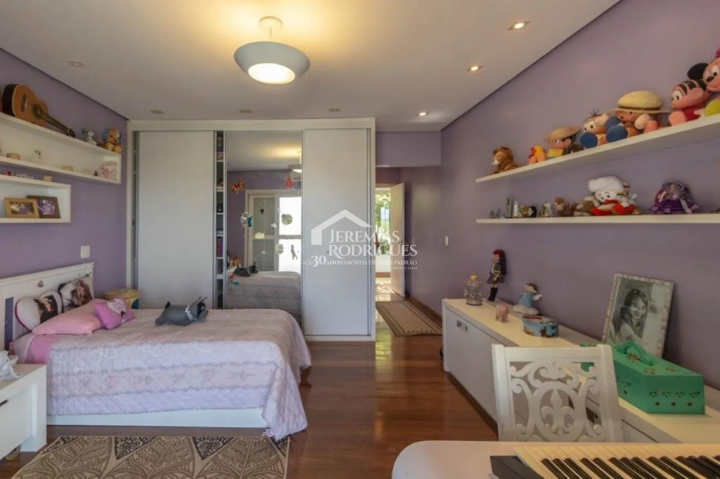 Casa para venda e locação com 4 suítes no Condomínio Chácaras Cataguá em Taubaté/SP