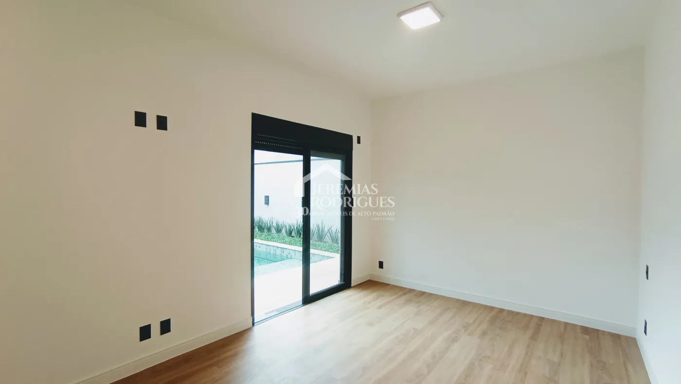 Casa à venda com 4 dormitórios no Condomínio Terras de San Marco em Taubaté/SP.