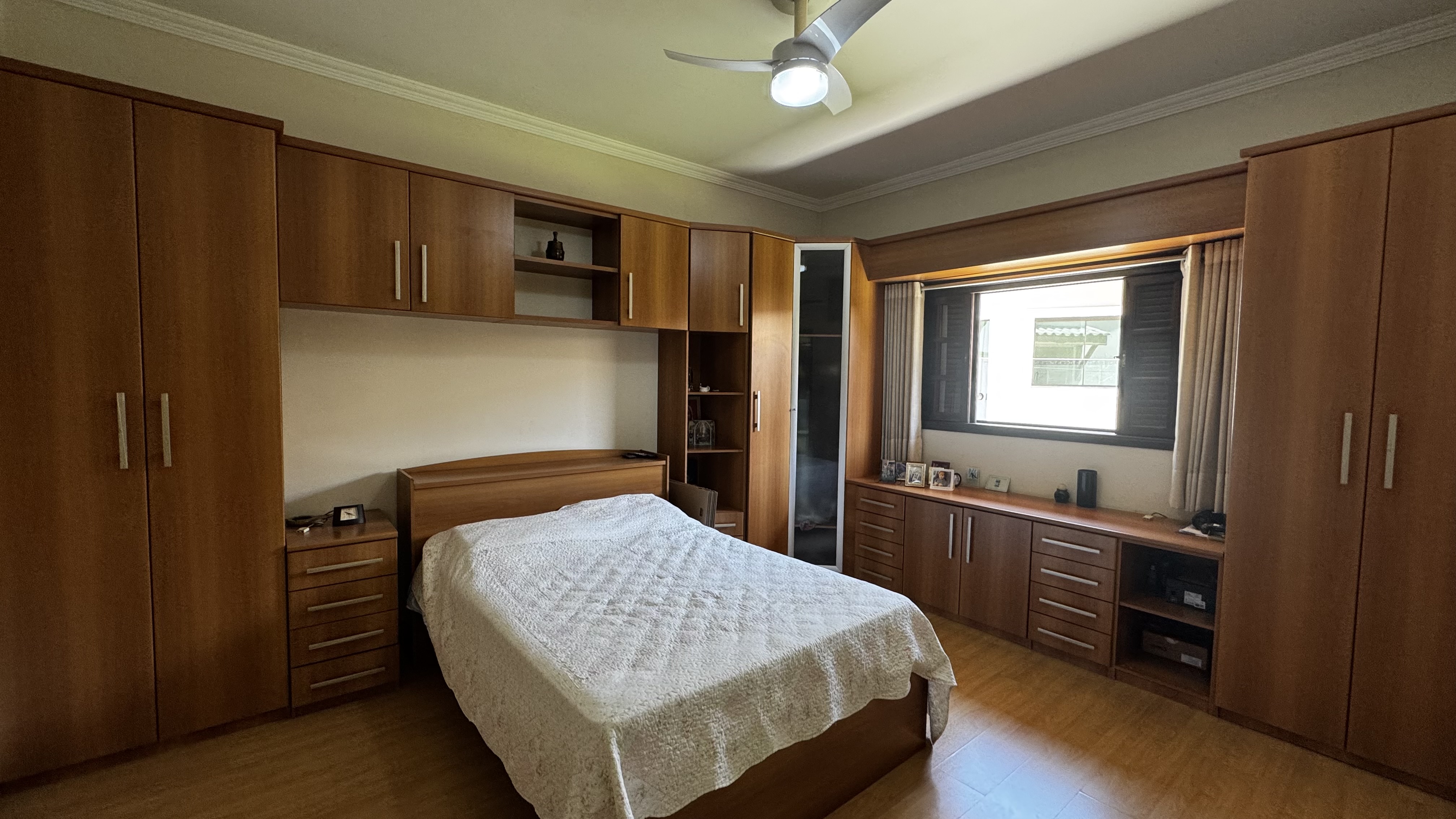 Casa à venda com 3 dormitórios no Condomínio Real Ville em Pindamonhangaba/SP.