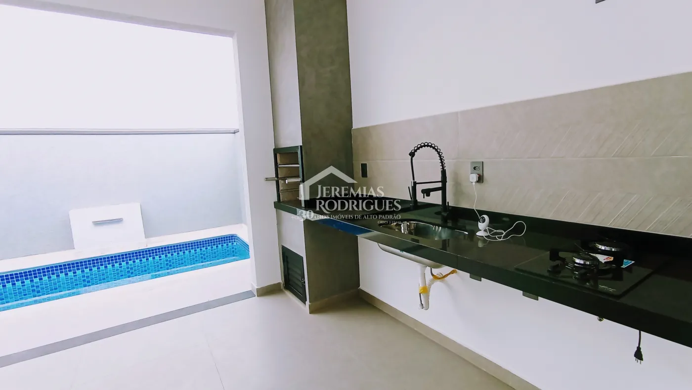 Casa à venda com 3 dormitórios no Condomínio Perolas do Vale em Tremembé/SP.