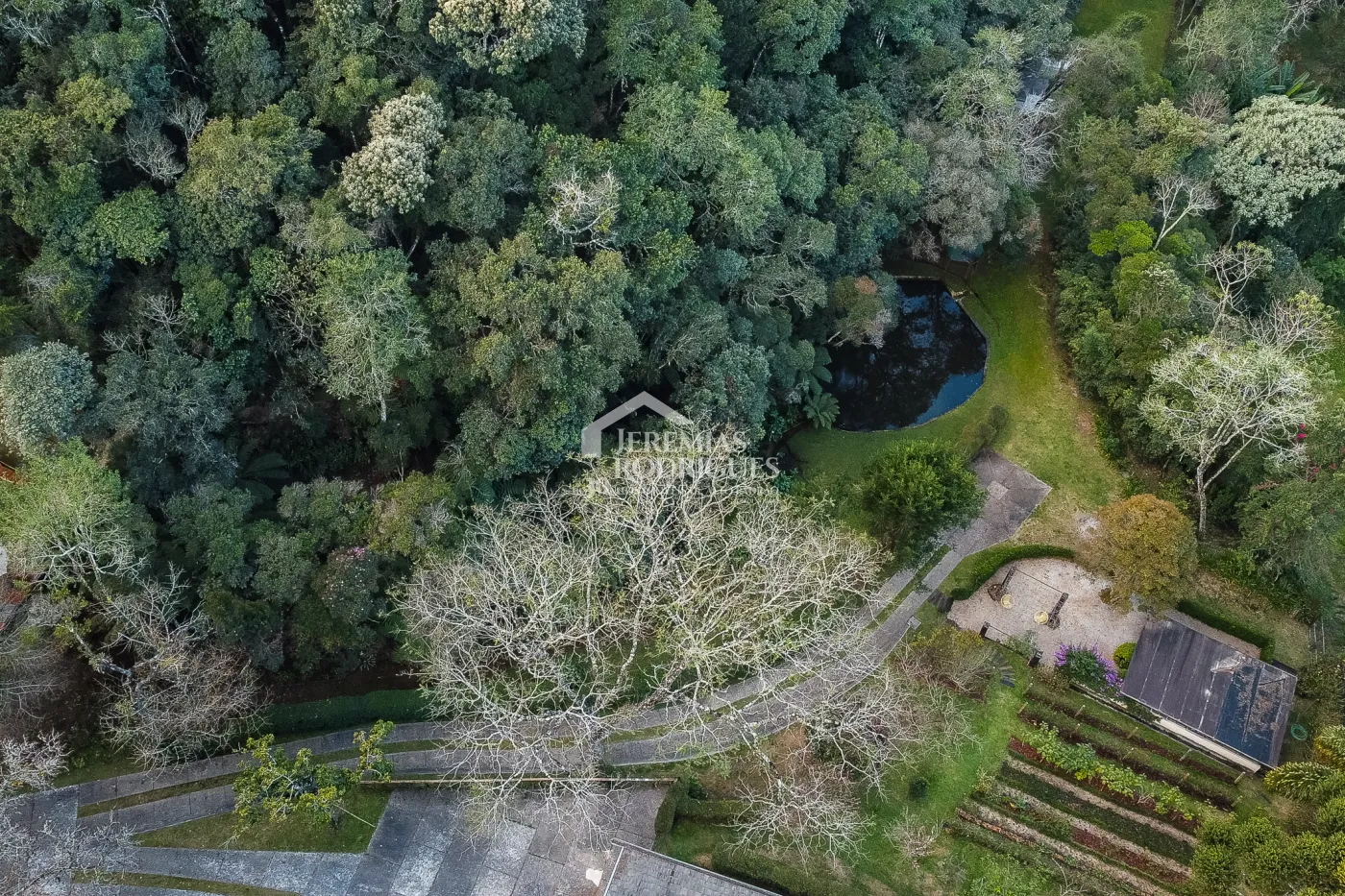 Casa com 7 suítes, 770 m² - Pedra do Fogo - Campos do Jordão/SP.