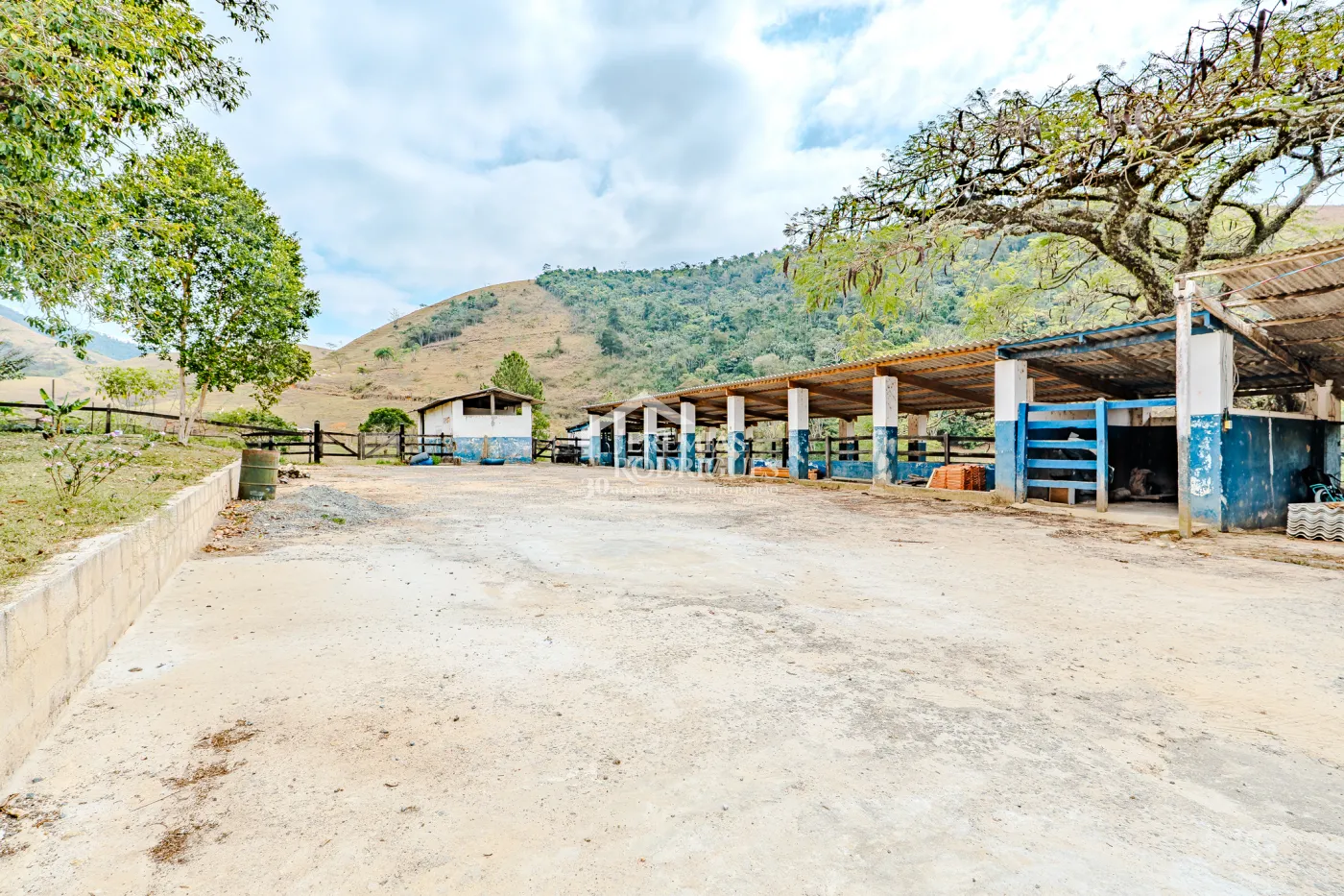 Fazenda à venda com 400 alqueires em São Jose do Barreiro/SP.