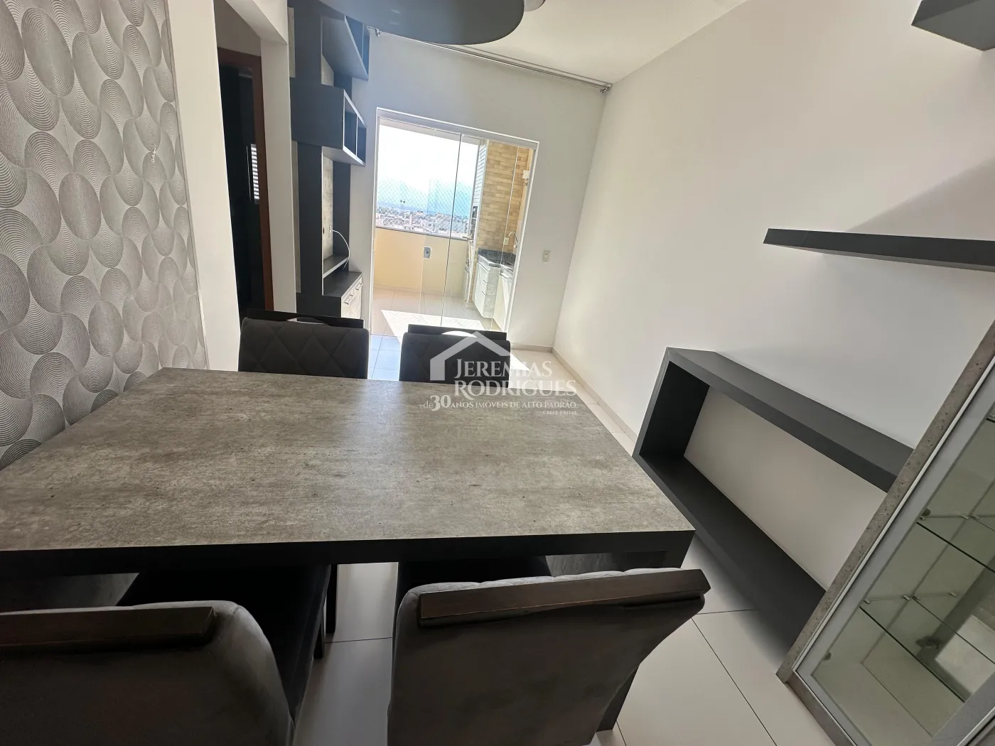 Apartamento para locação com 2 dormitórios, 69 m² - Edifício Embaúba - Pindamonhangaba/SP.