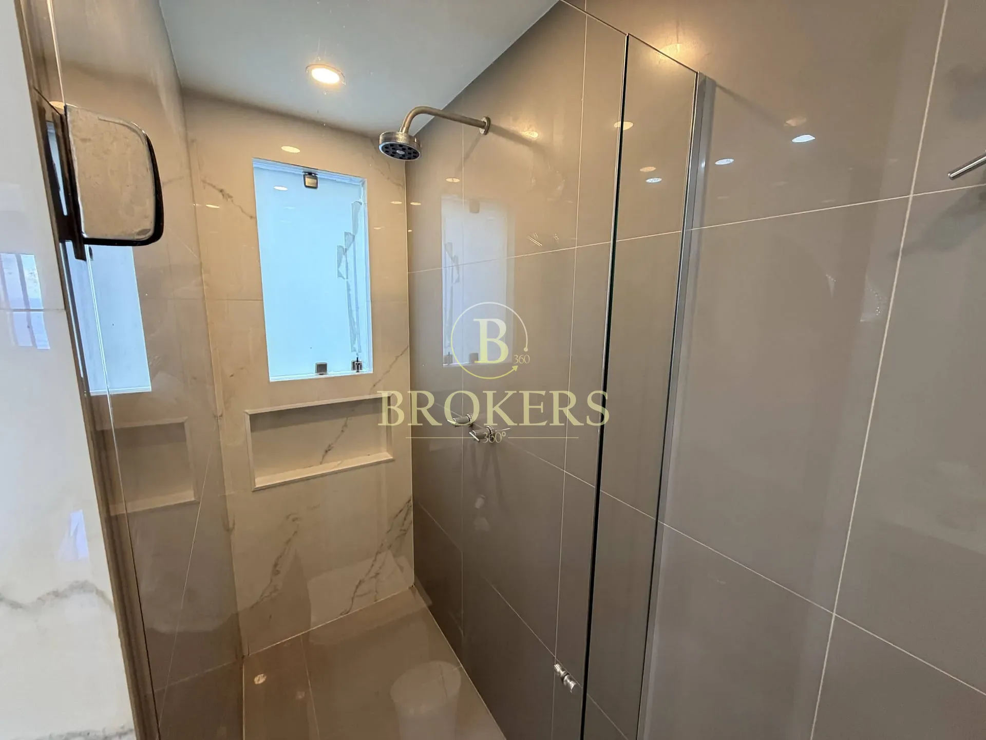 Frente mar em Copacabana: apartamento à venda de 2 quartos, andar alto com vista panorâmica, alto p — foto 17