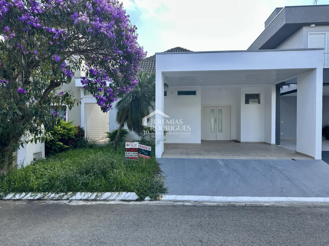 Casa para venda com 3 dormitórios no Condomínio Campos Do Conde I em Tremembé/SP