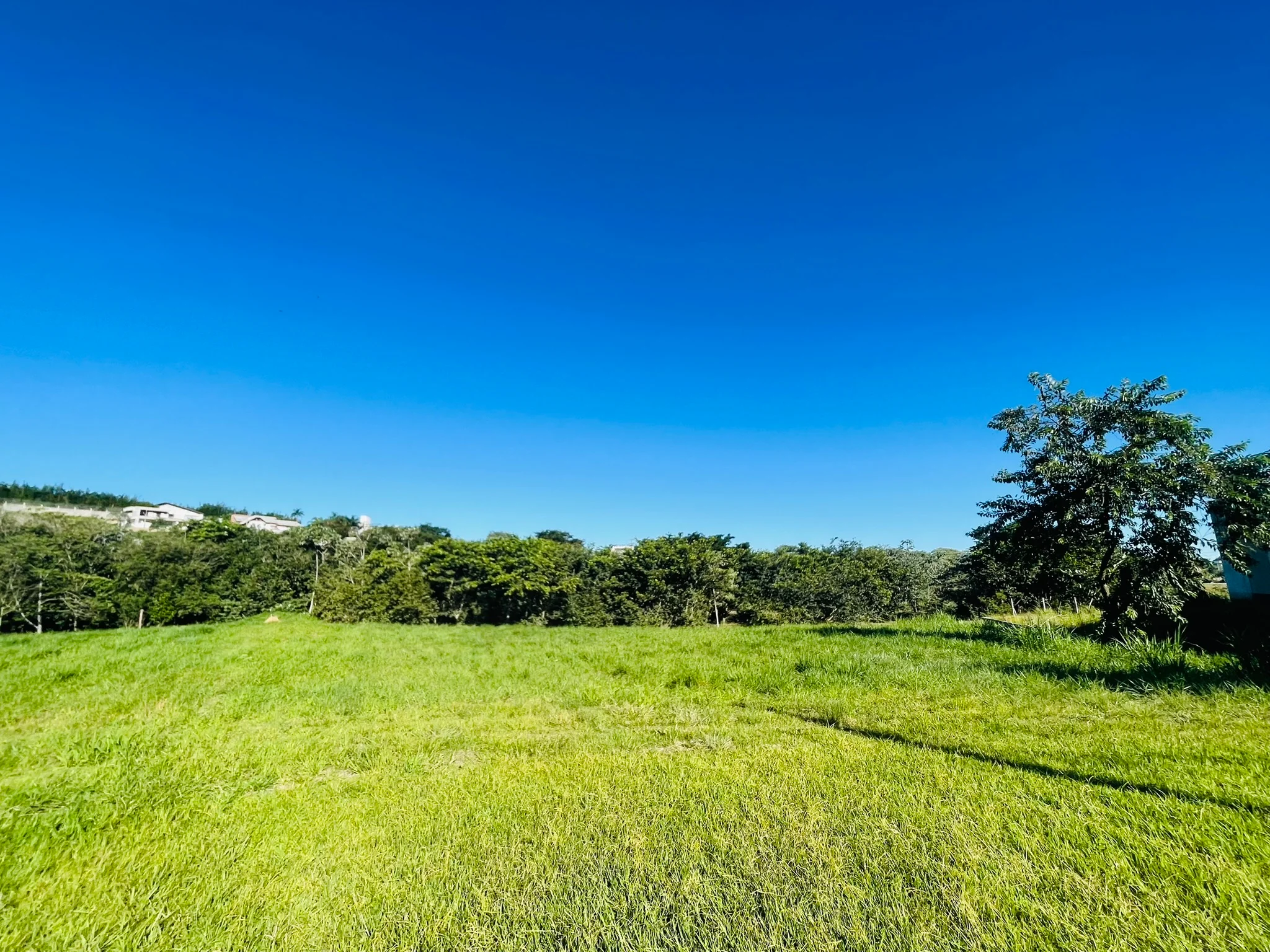Terreno à venda com 1.500 m² no Condomínio Village da Serra em Tremembé/SP