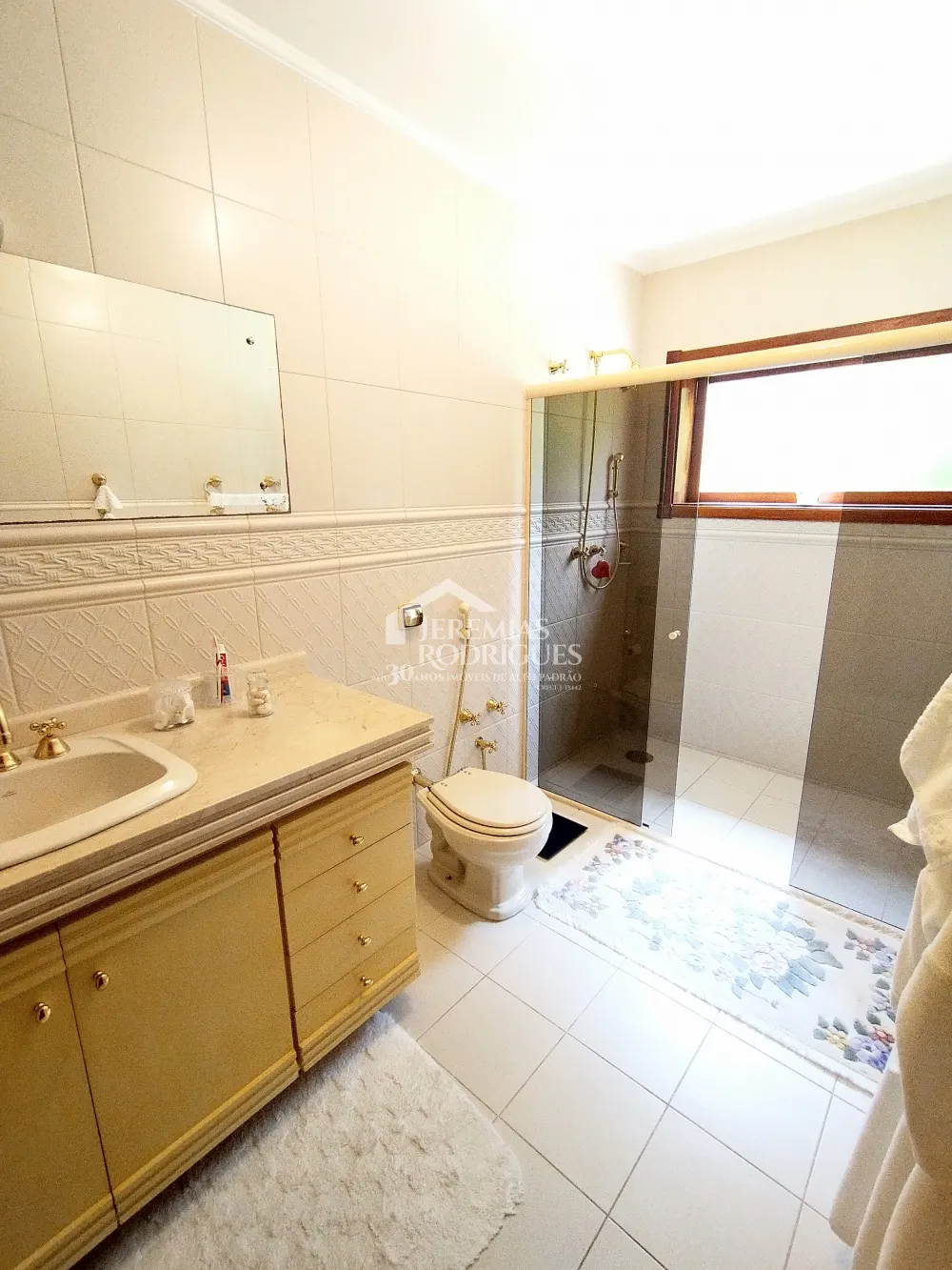 Casa com 4 dormitórios, 380 m² - Condomínio Jardim Véu da Noiva - Campos do Jordão/SP