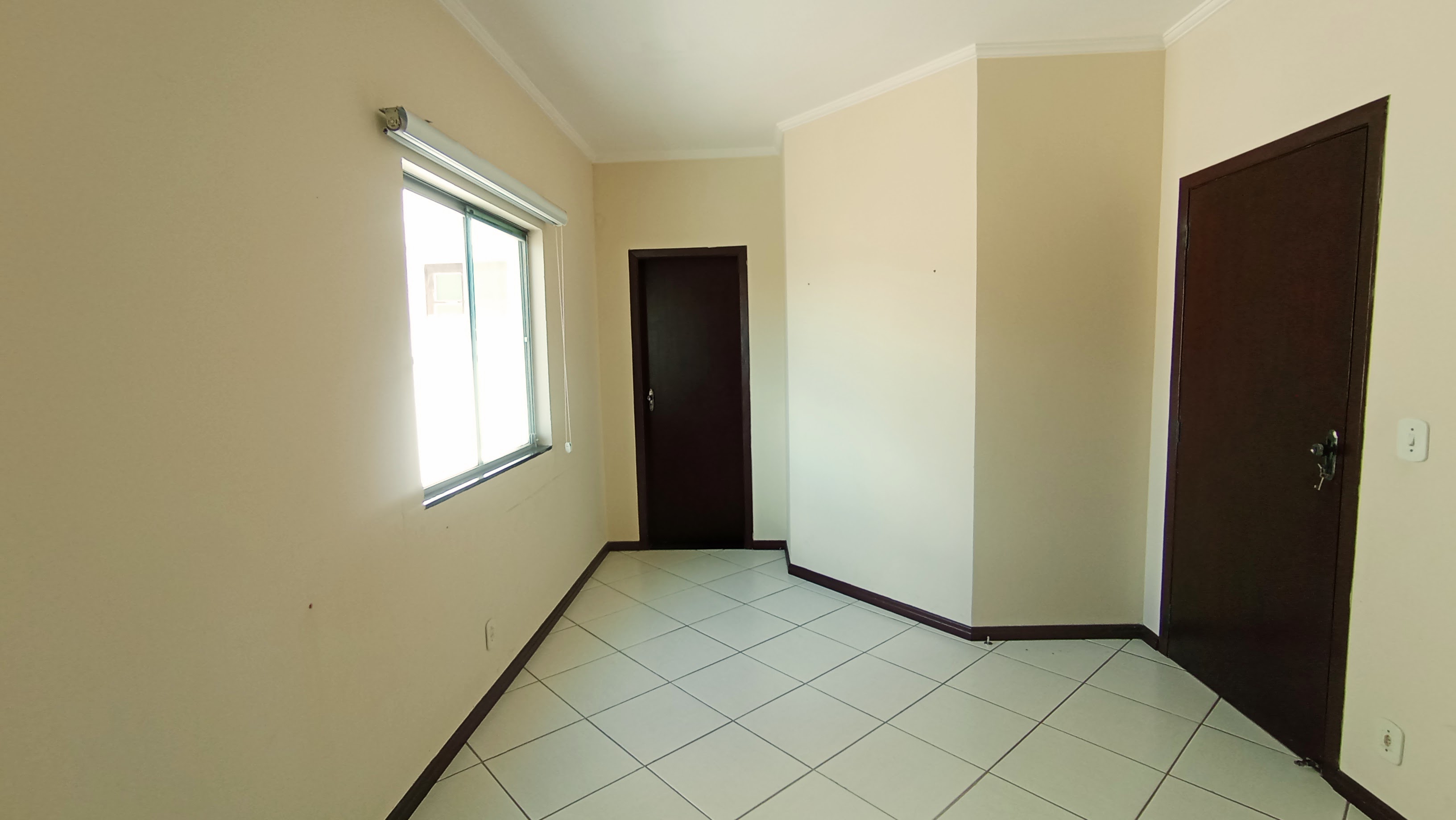 Casa para venda e locação com 3 dormitórios no Condomínio Vale dos Príncipes em Taubaté/SP.