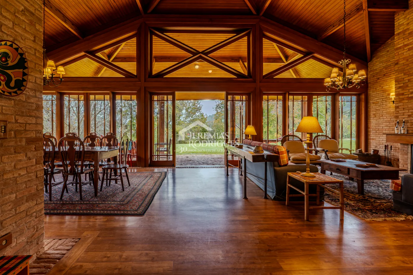 Casa de Campo à venda com 5 suítes no bairro Reinópolis em Santo Antônio do Pinhal/SP