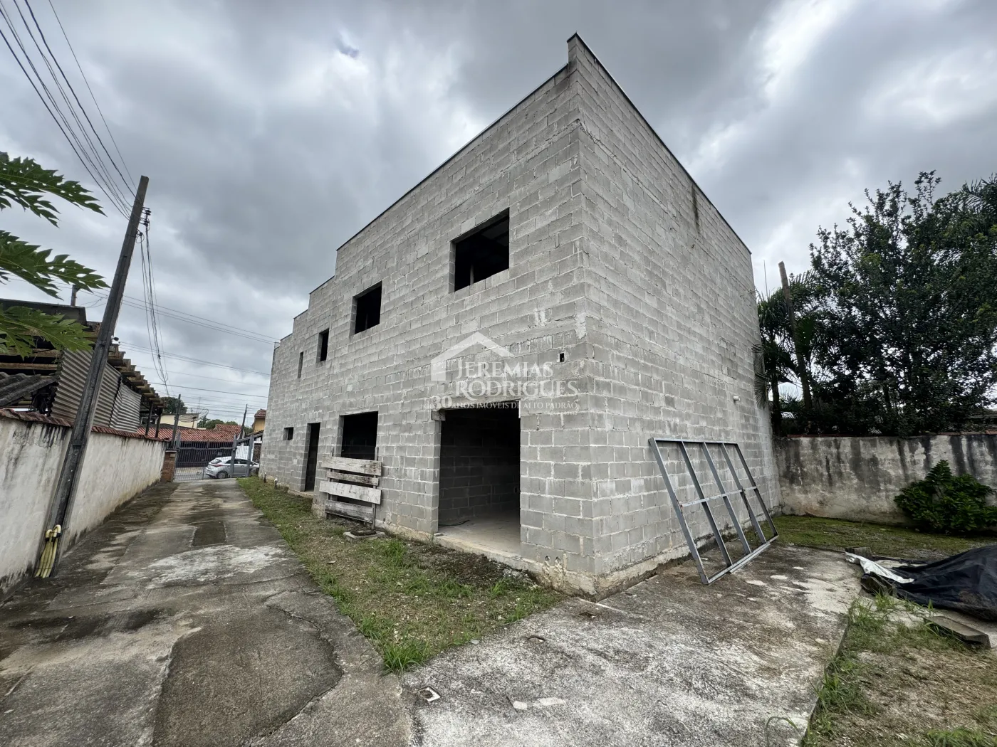 Área com imóvel residencial para venda no bairro Crispim em Pindamonhangaba/SP