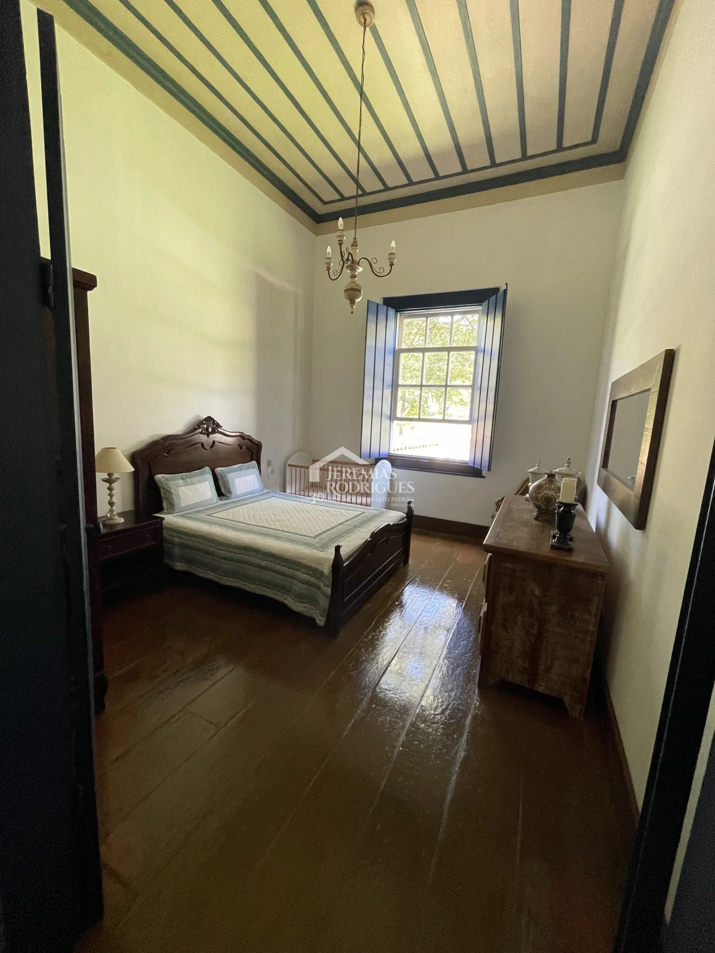 Fazenda com 12 dormitórios - Taubaté/SP