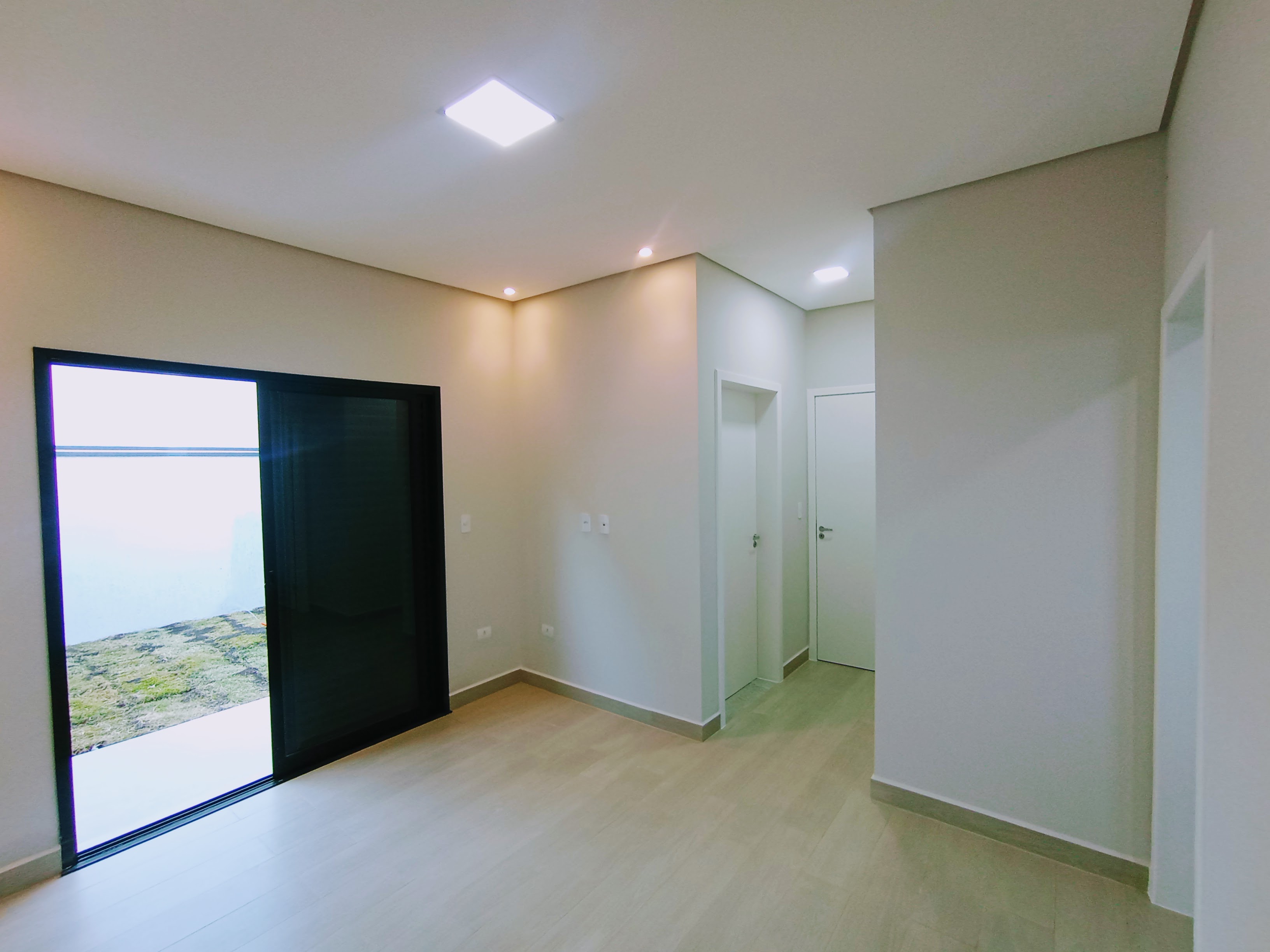 Casa à venda com 3 dormitórios no Condomínio Ouro Ville em Taubaté/SP.