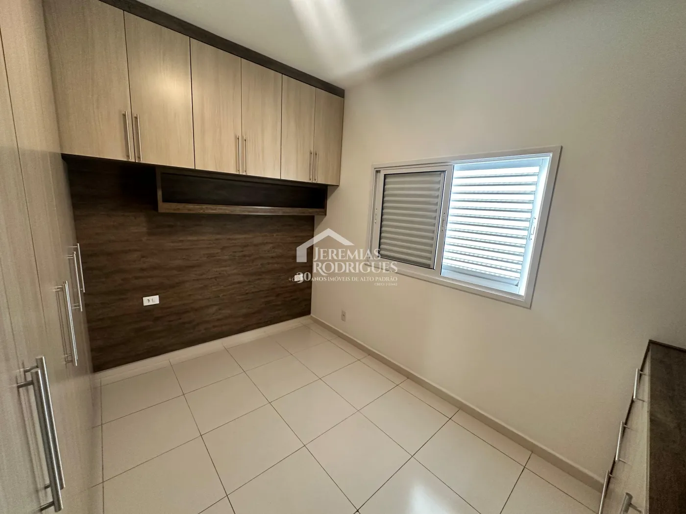 Apartamento para locação com 2 dormitórios, 69 m² - Edifício Embaúba - Pindamonhangaba/SP.