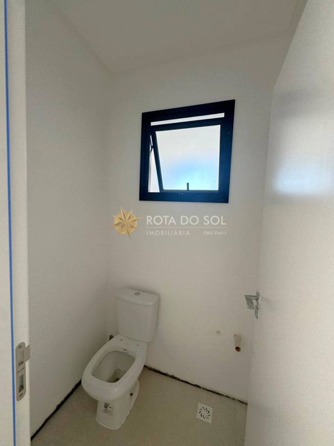 Aalborg Residence apartamento com 3 suítes e 2 vagas na Meia Praia