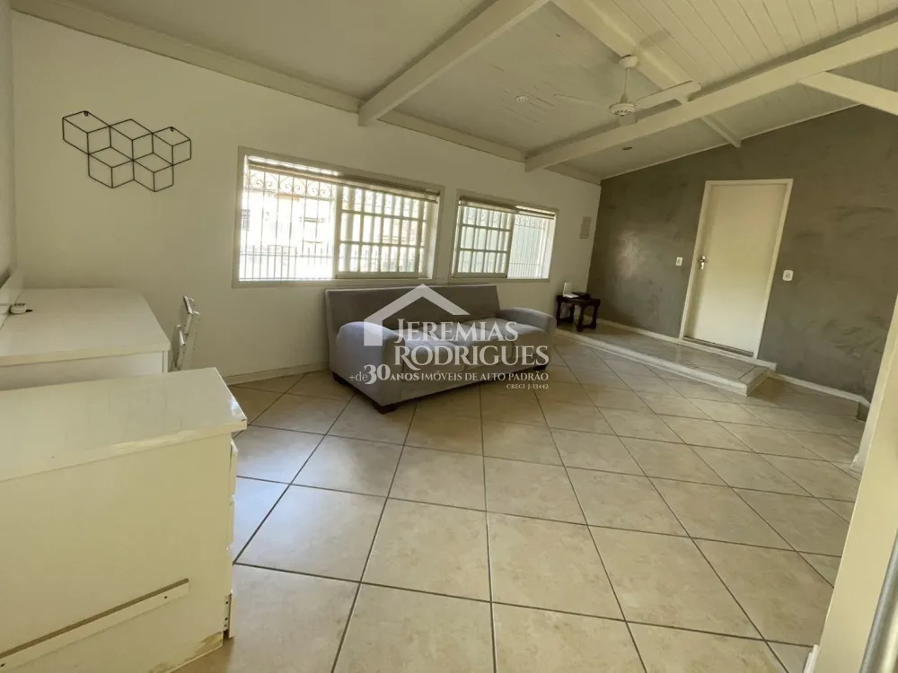 Casa à venda com 3 dormitórios no bairro Jardim das Nações em Taubaté/SP. 