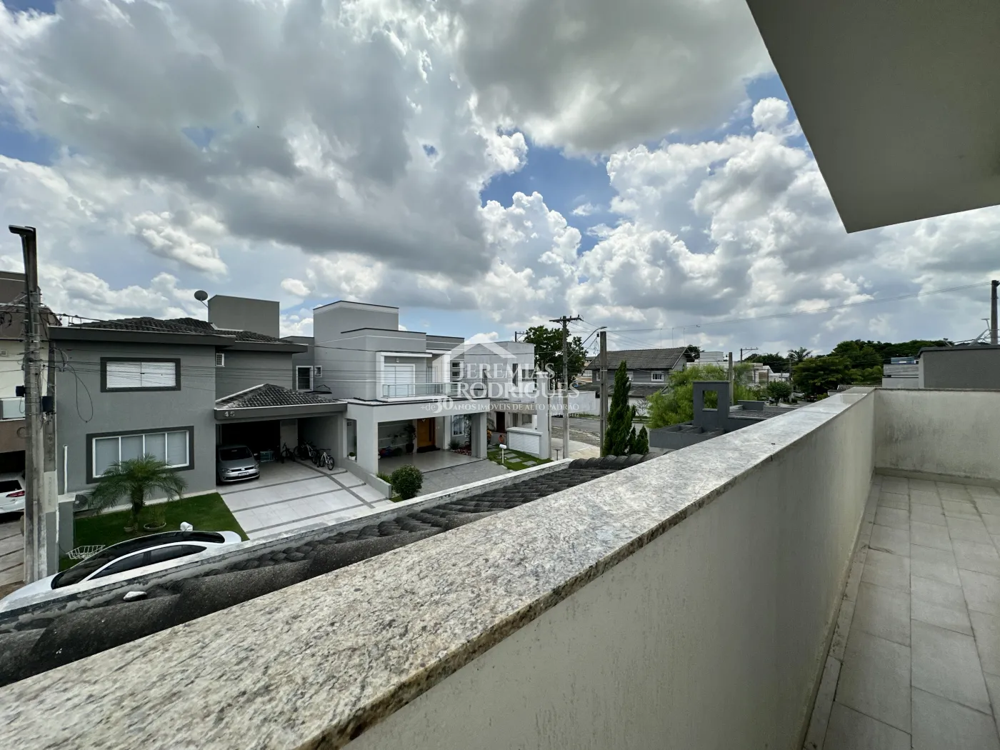 Casa para venda e locação com 4 suítes no Condomínio Campos do Conde II em Tremembé/SP