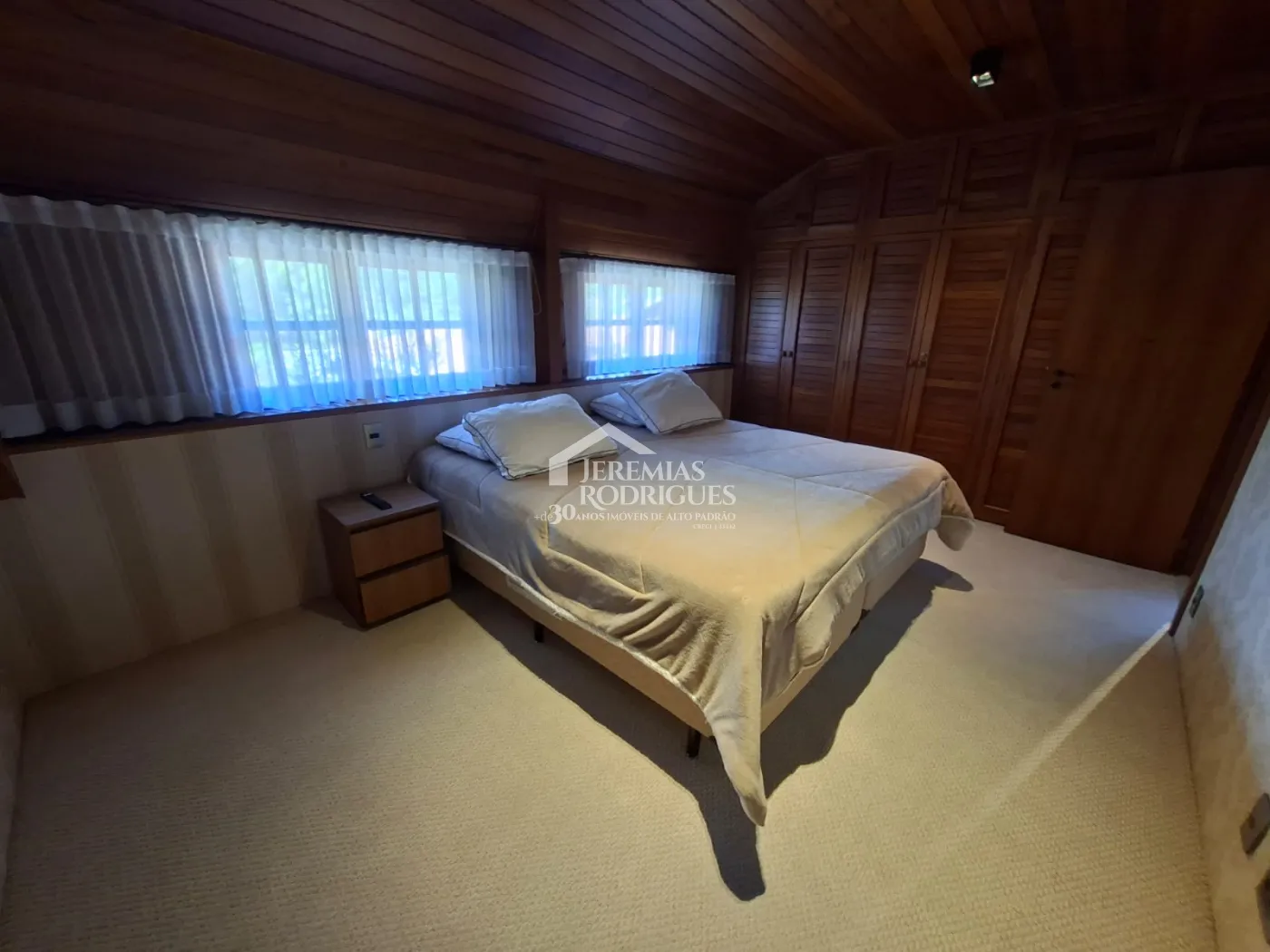 Apartamento à venda com 4 suítes, 171 m² no Edifício Cottage em Campos do Jordão/SP