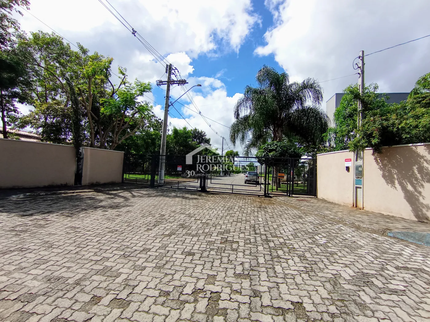 Casa para venda com 2 dormitórios no Residencial Charles Schineider em Taubaté/SP