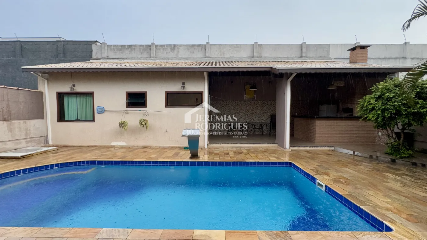 Casa para venda com 3 dormitórios no Condomínio Real Ville em Pindamonhangaba/SP