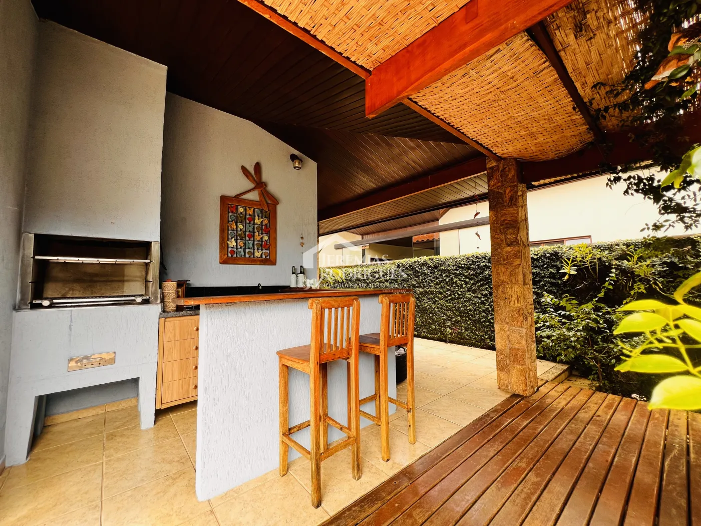 Casa à venda com 3 dormitórios no Condomínio Jardim das Hortênsias em Taubaté/SP.