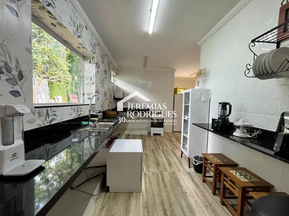 Chácara à venda com 2.000 m² no Condomínio Chácaras Cataguá, em Taubaté/SP.