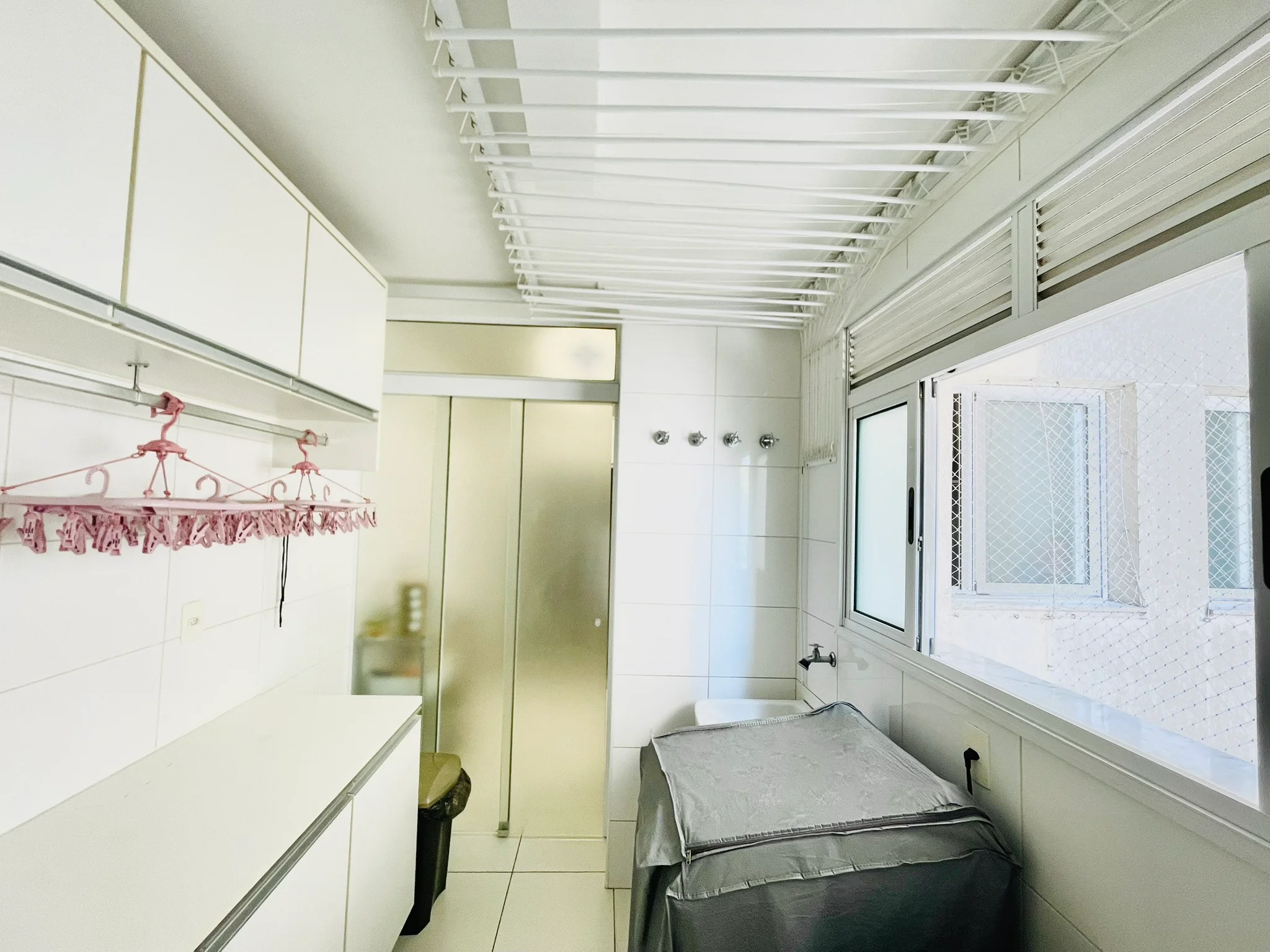 Apartamento à venda com 3 dormitórios, 130m² no Edifício Figueiras em Taubaté/SP