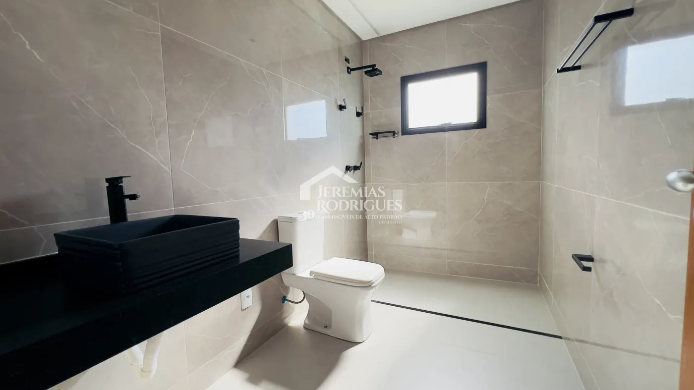 Casa à venda com 4 dormitórios no Condomínio Chácaras Cataguá em Taubaté/SP