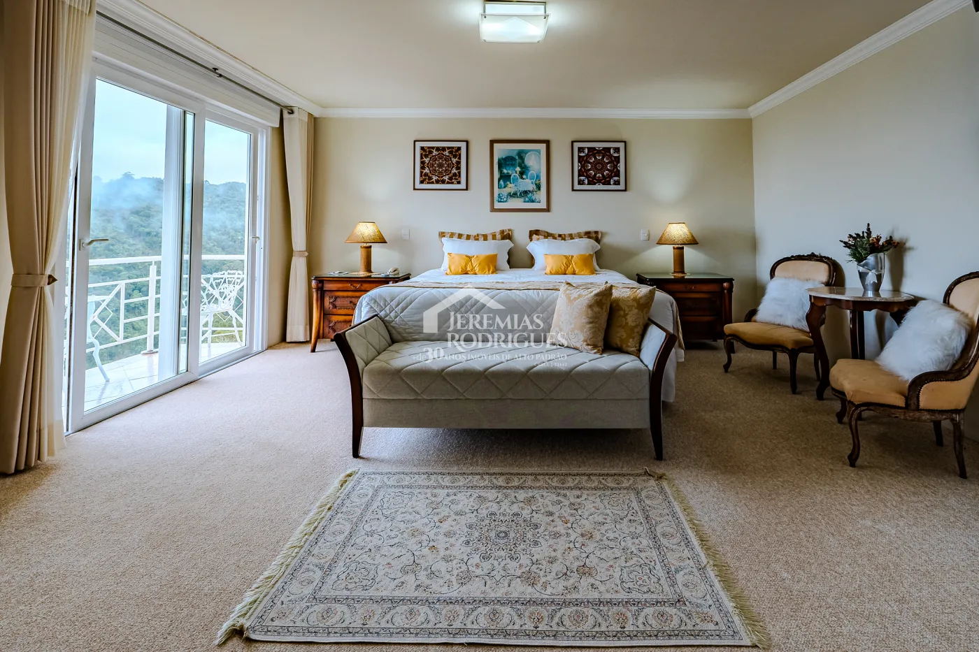 Casa à venda no Parque Pedra do Baú em Campos do Jordão/SP.