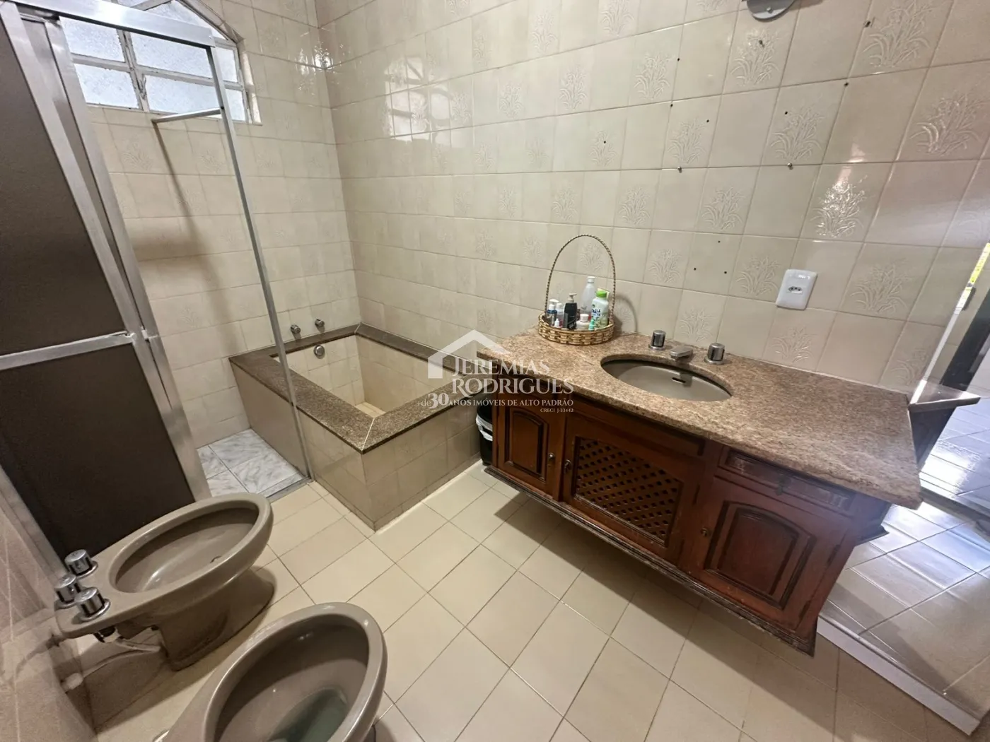 Casa para venda e locação com 3 dormitórios no bairro Jardim Residencial Doutor Lessa em Pindamonhangaba/SP