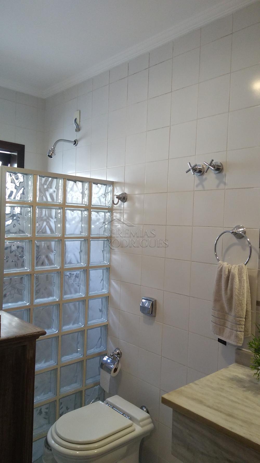 Casa à venda com 4 dormitórios no Condomínio Taubaté Village em Taubaté/SP. 