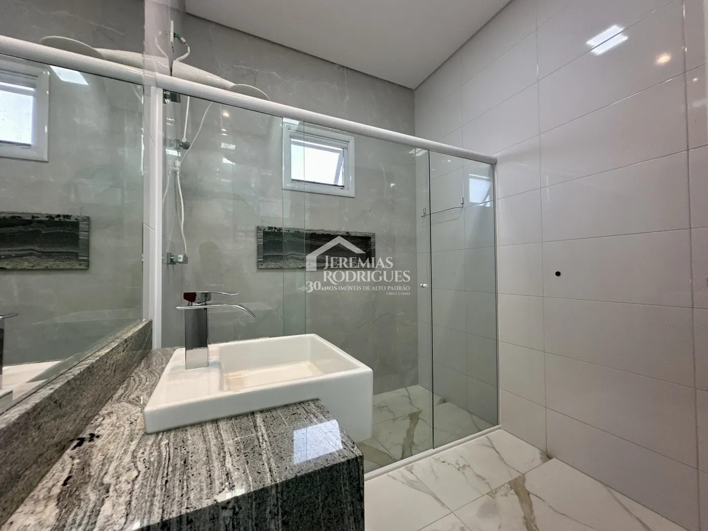 Casa com 3 dormitórios, 169,20 m² - Condomínio Ouro Ville - Taubaté/SP.