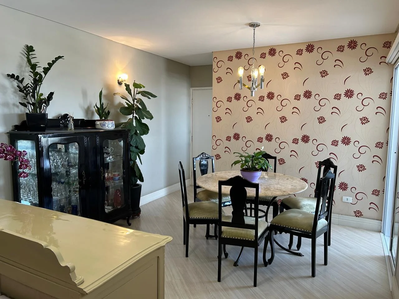 Apartamento à venda com 3 dormitórios no Condomínio Placere em Taubaté/SP. 
