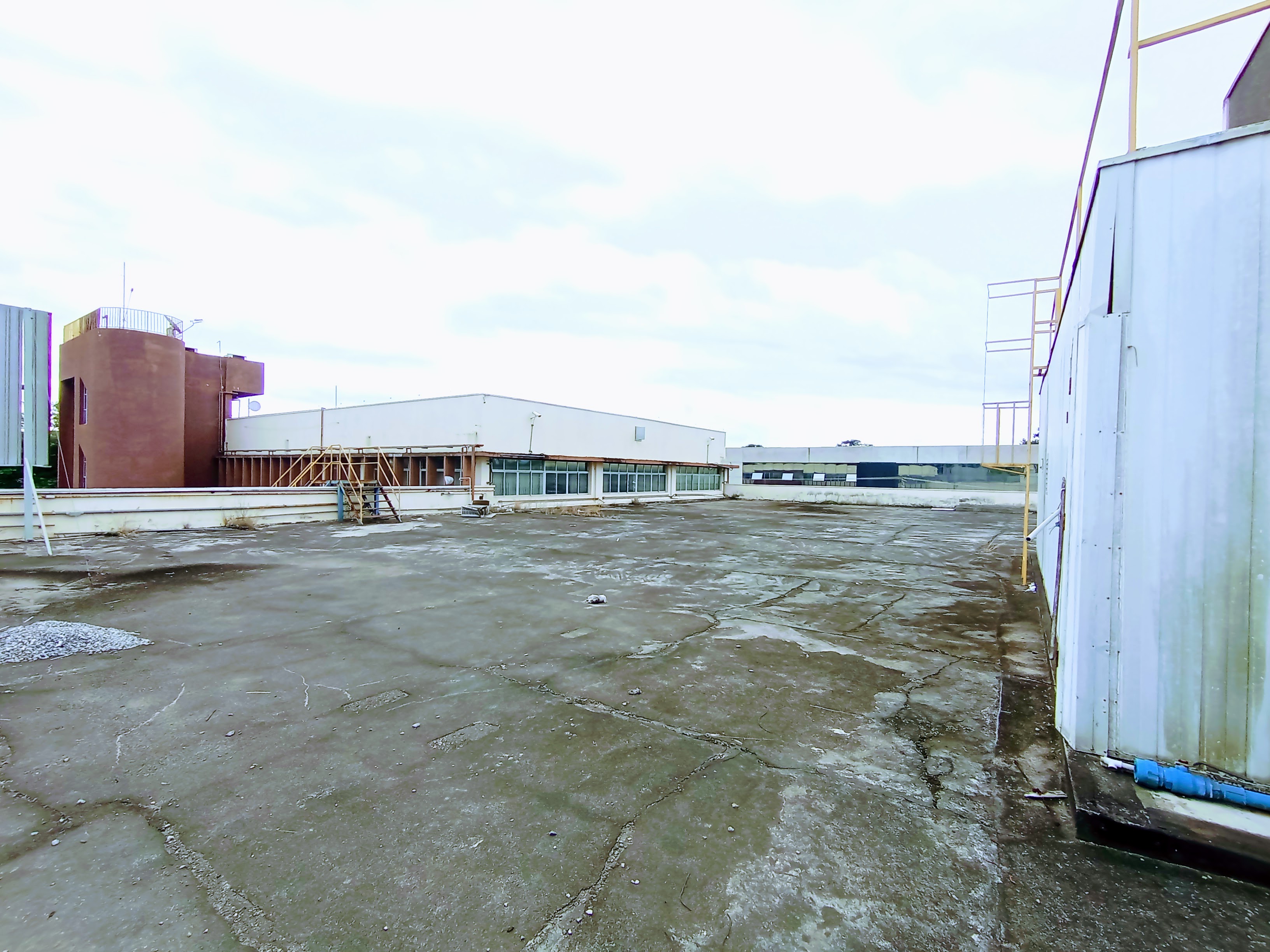 Prédio para venda e locação, 6.000 m² no bairro Jardim Independência em Taubaté/SP.