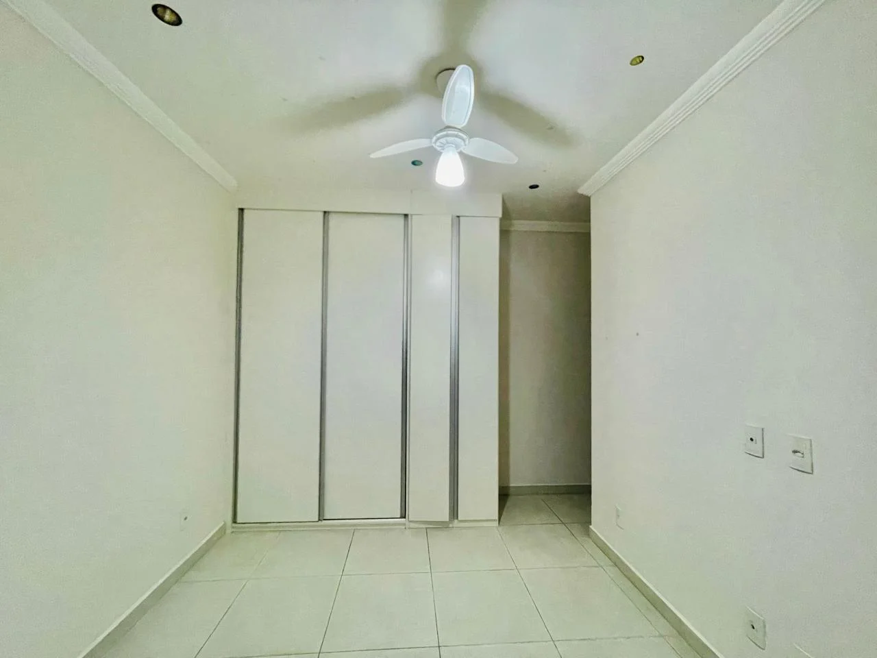 Casa para locação e venda no Condomínio Real Ville em Pindamonhangaba/SP.