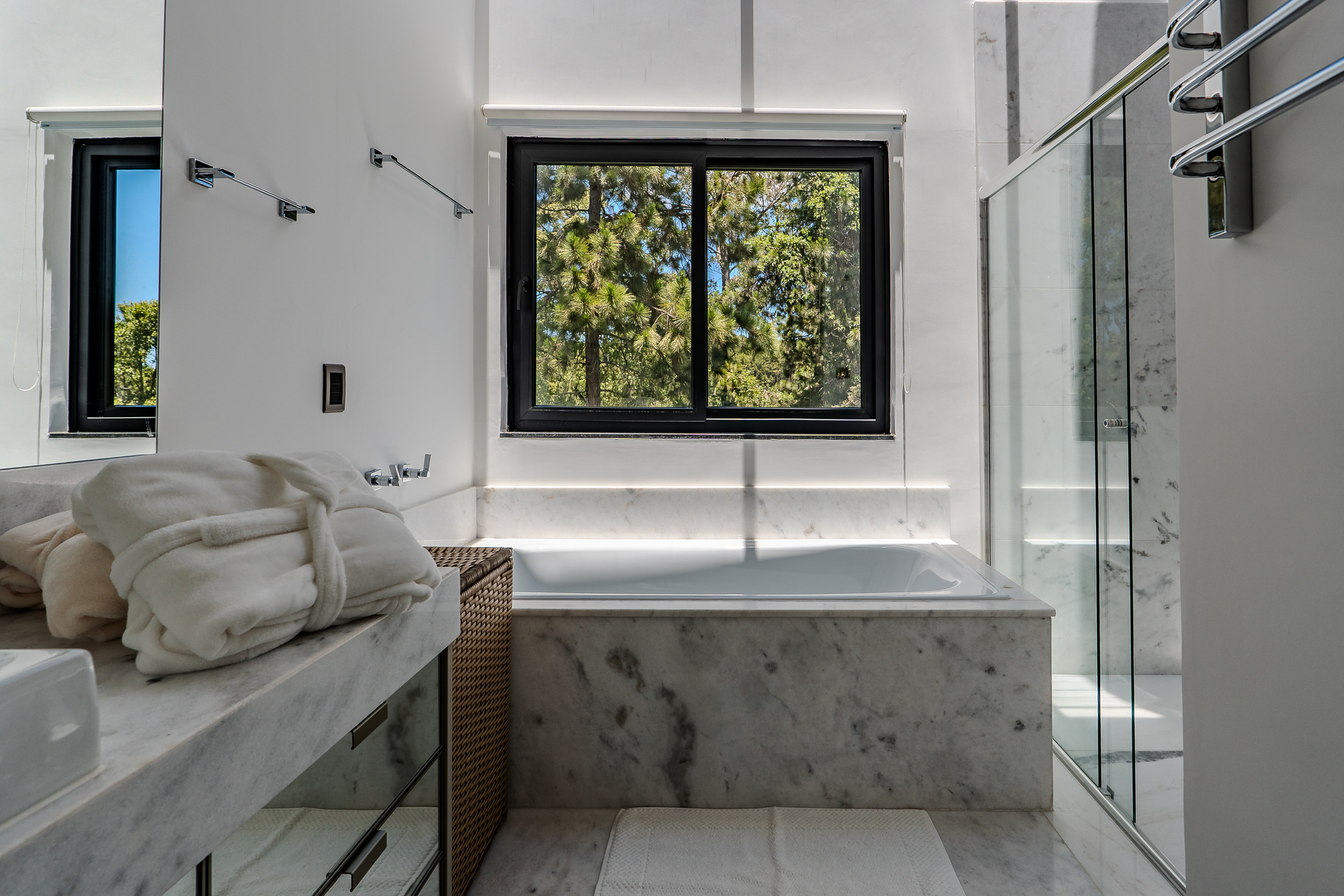 Mansão à venda com 5 suítes no Condomínio Reserva Figueiredo em Campos do Jordão/SP. 