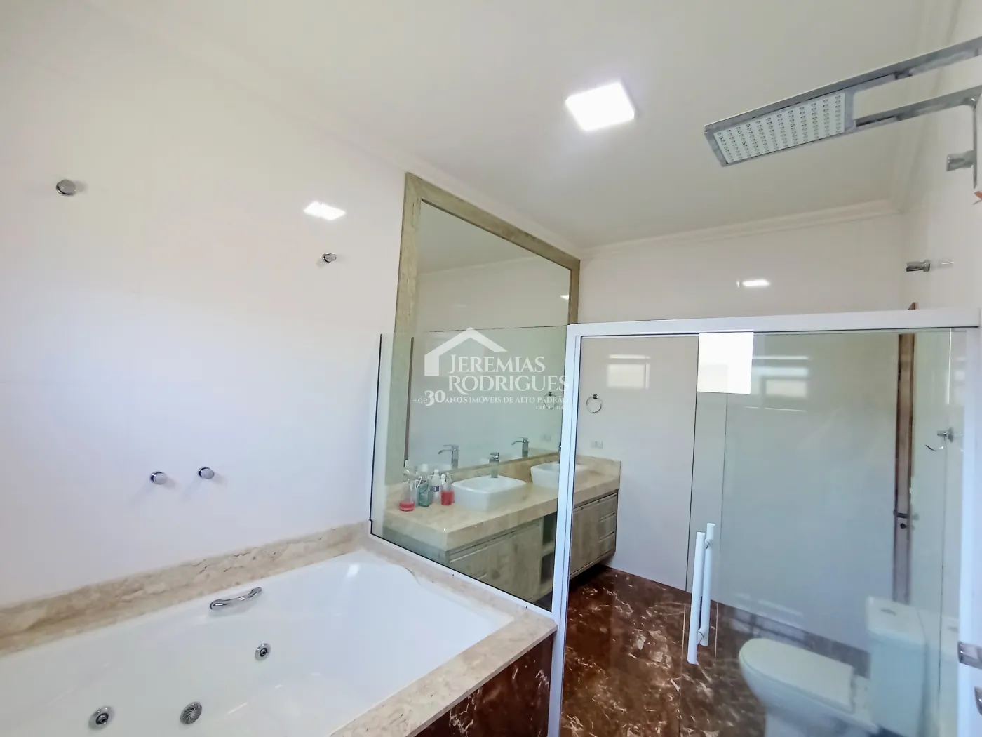 Casa para venda com 3 dormitórios no Condomínio Residencial Tecoara em Taubaté/SP