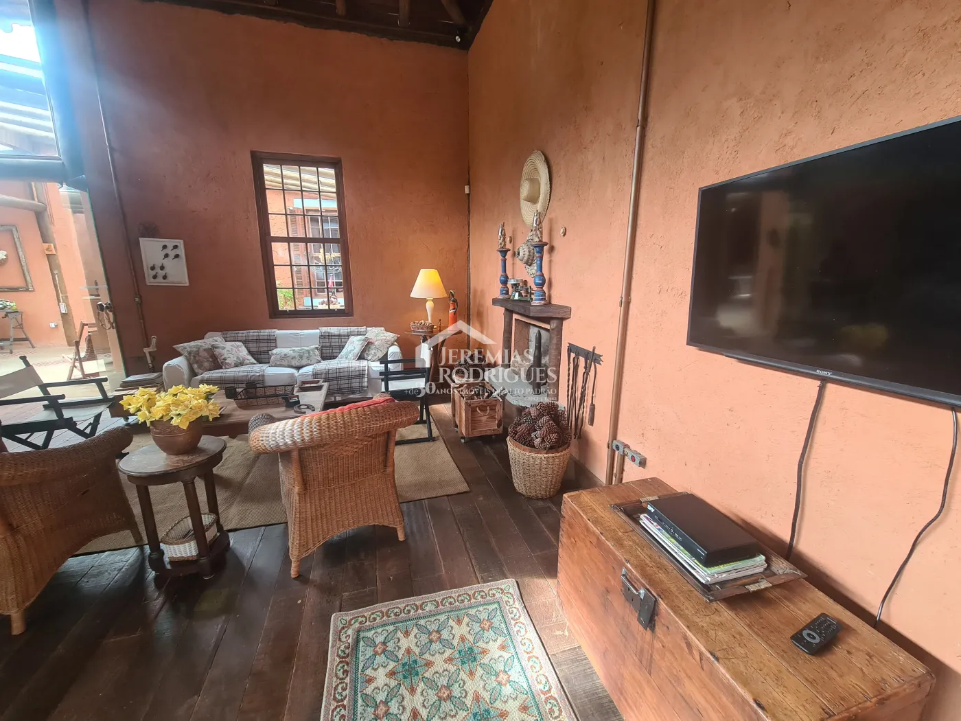 Chácara à venda com 400 m² no bairro Santa Cruz em Santo Antônio do Pinhal/SP.