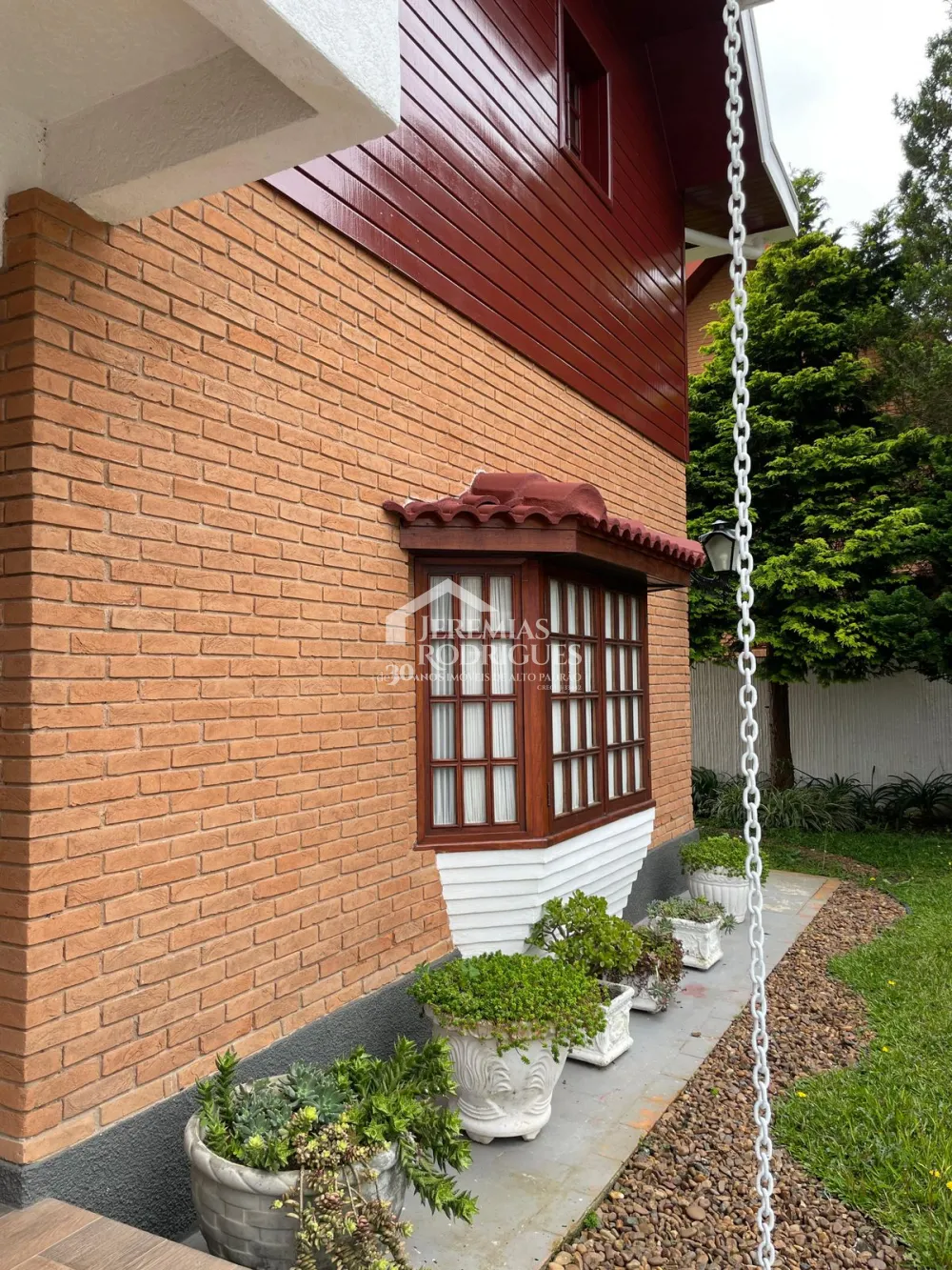 Casa com 4 suítes, 350 m² -  Vila Francalanza - Campos do Jordão/SP.