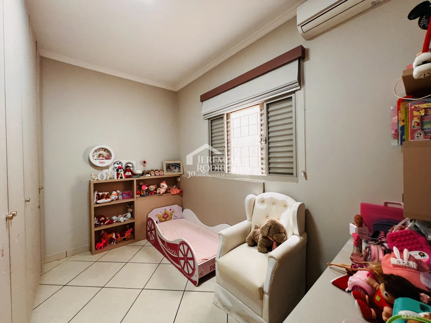 Casa com 3 dormitórios, 198 m² - Alto São Pedro - Taubaté/SP.