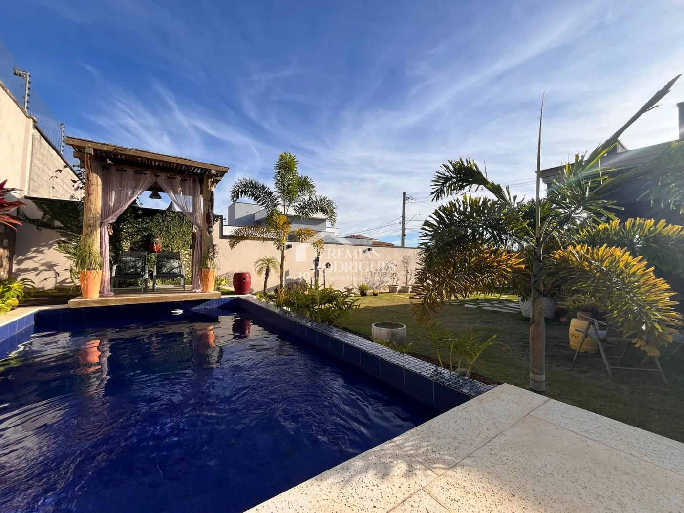 Casa para venda e locação com 2 suítes no Condomínio Verdes Vales em Taubaté/SP