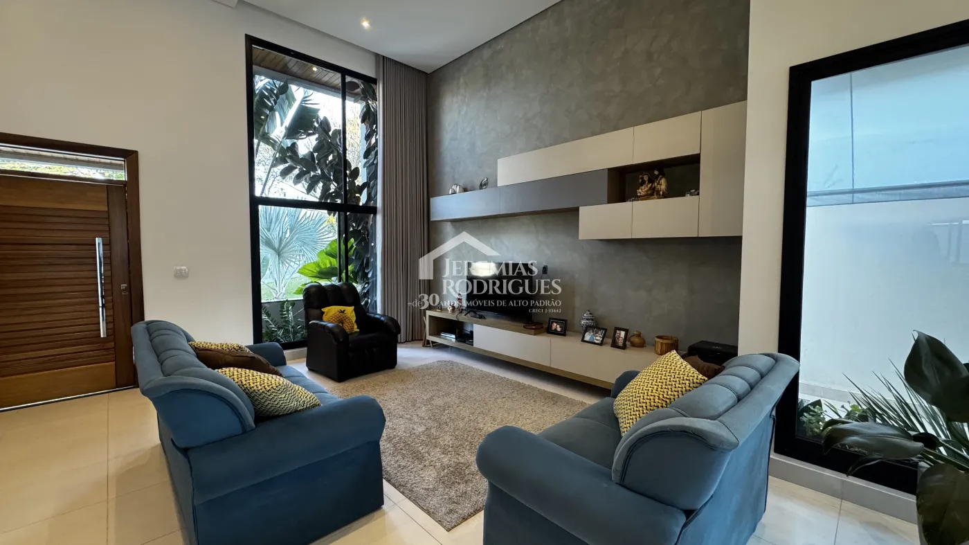 Casa à venda com3 suítes no Condomínio Reserva dos Lagos em Pindamonhangaba/SP.