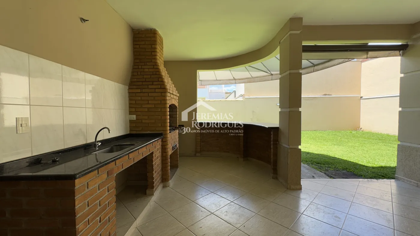 Casa para venda e locação com 4 dormitórios no Condomínio Real Ville I em Pindamonhangaba/SP.