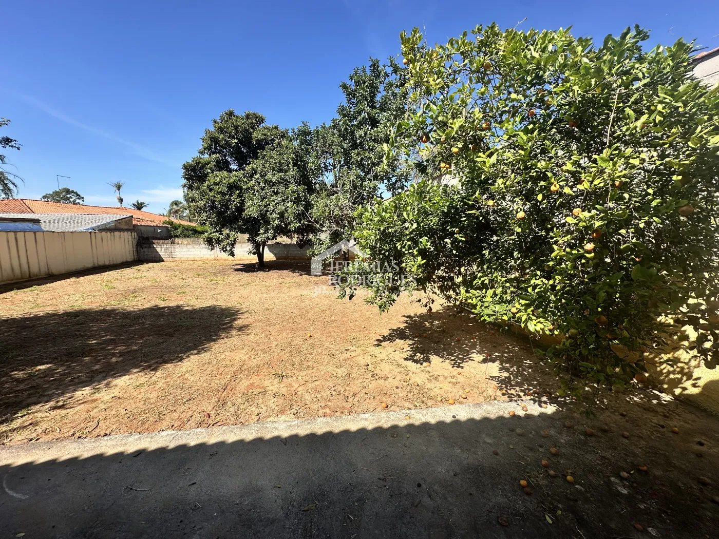Casa para venda com 3 dormitórios no bairro Lessa em Pindamonhangaba/SP