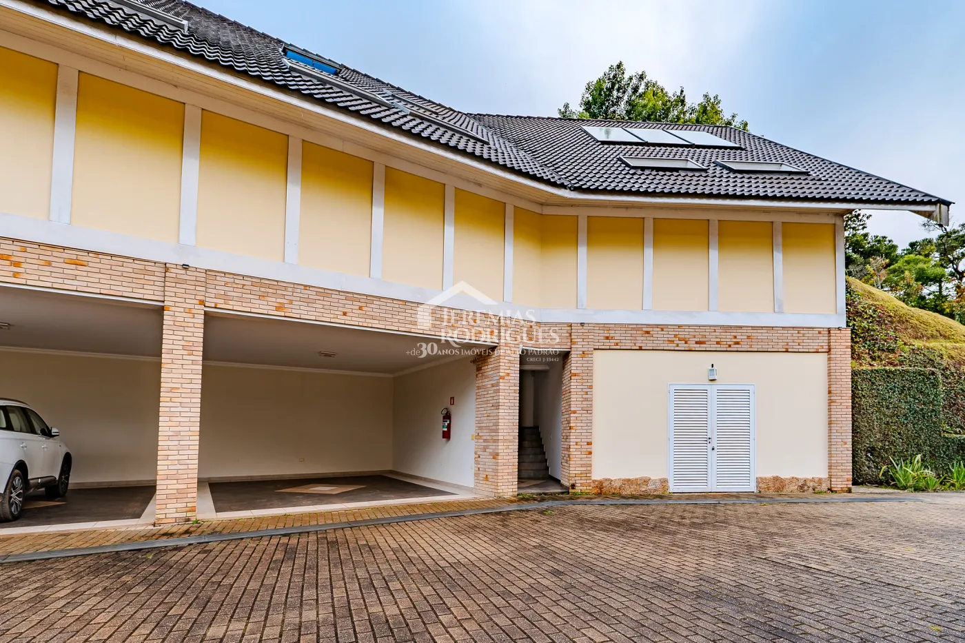 Casa à venda no Parque Pedra do Baú em Campos do Jordão/SP.