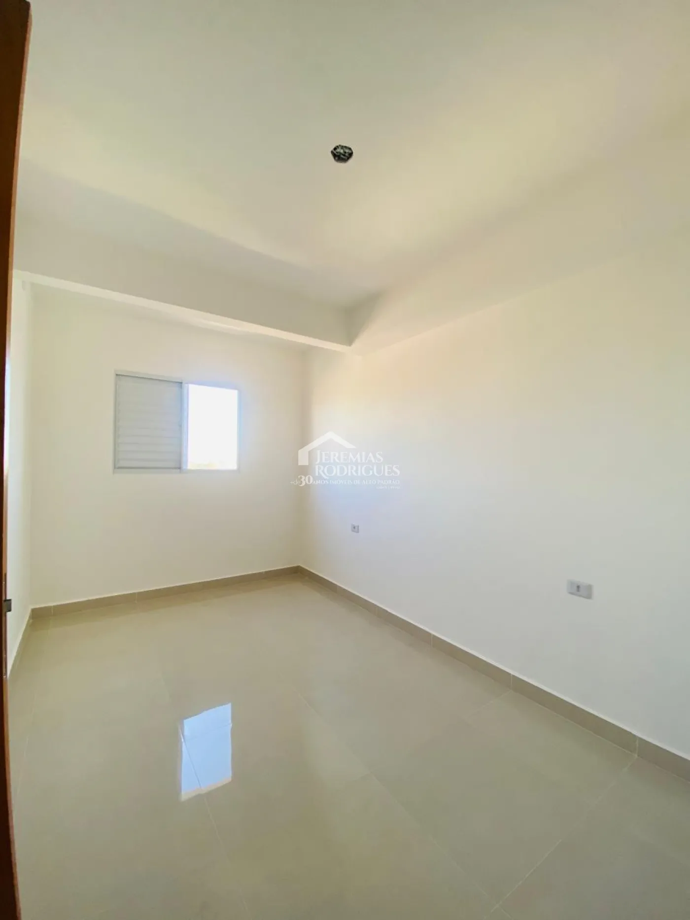 Apartamento à venda com 3 dormitórios, 122 m² no Condomínio Palmeira Real Village em Pindamonhangaba/SP.