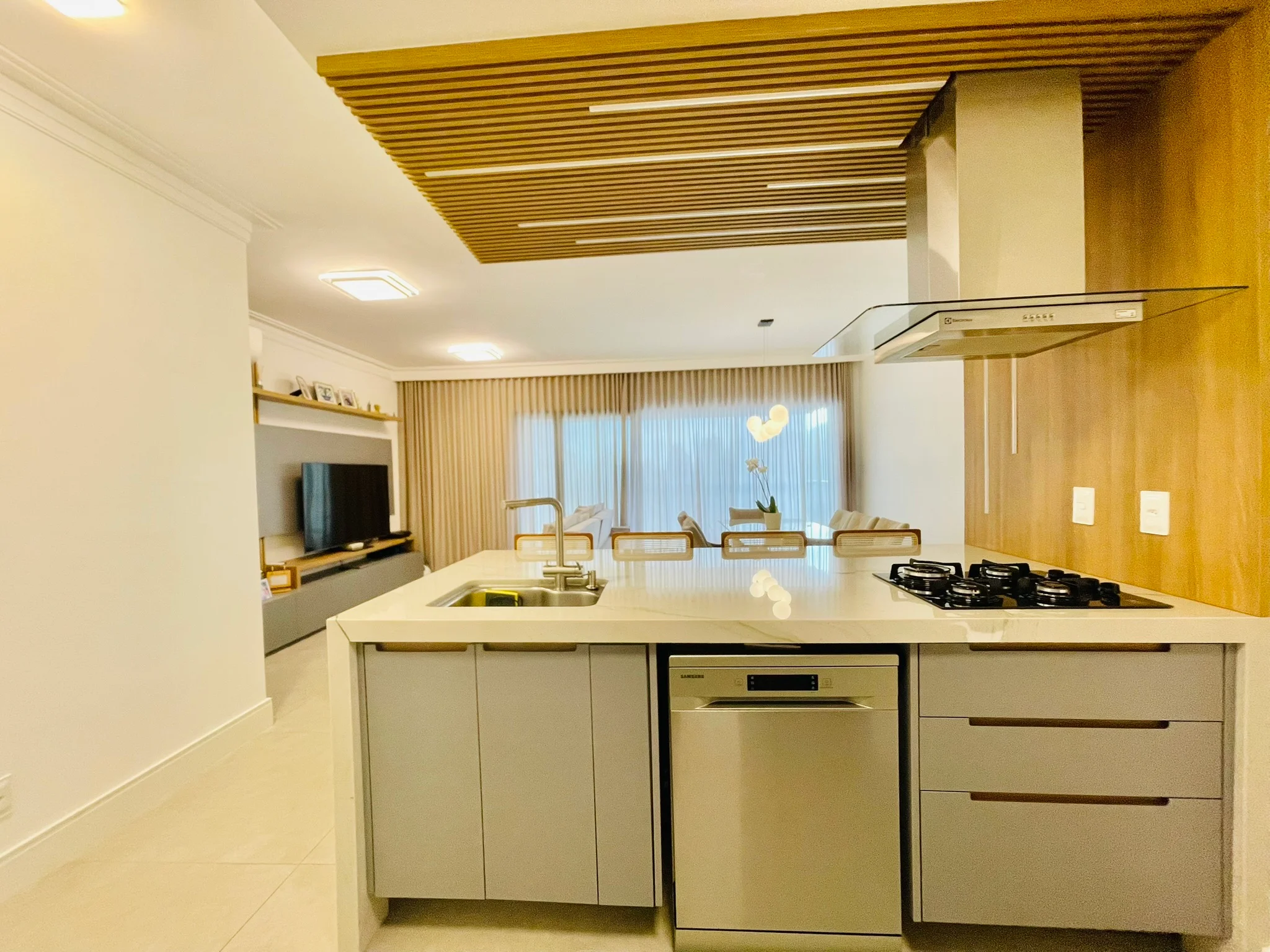 Apartamento à venda com exclusividade com 3 dormitórios no Condomínio Lucca em Taubaté/SP. 